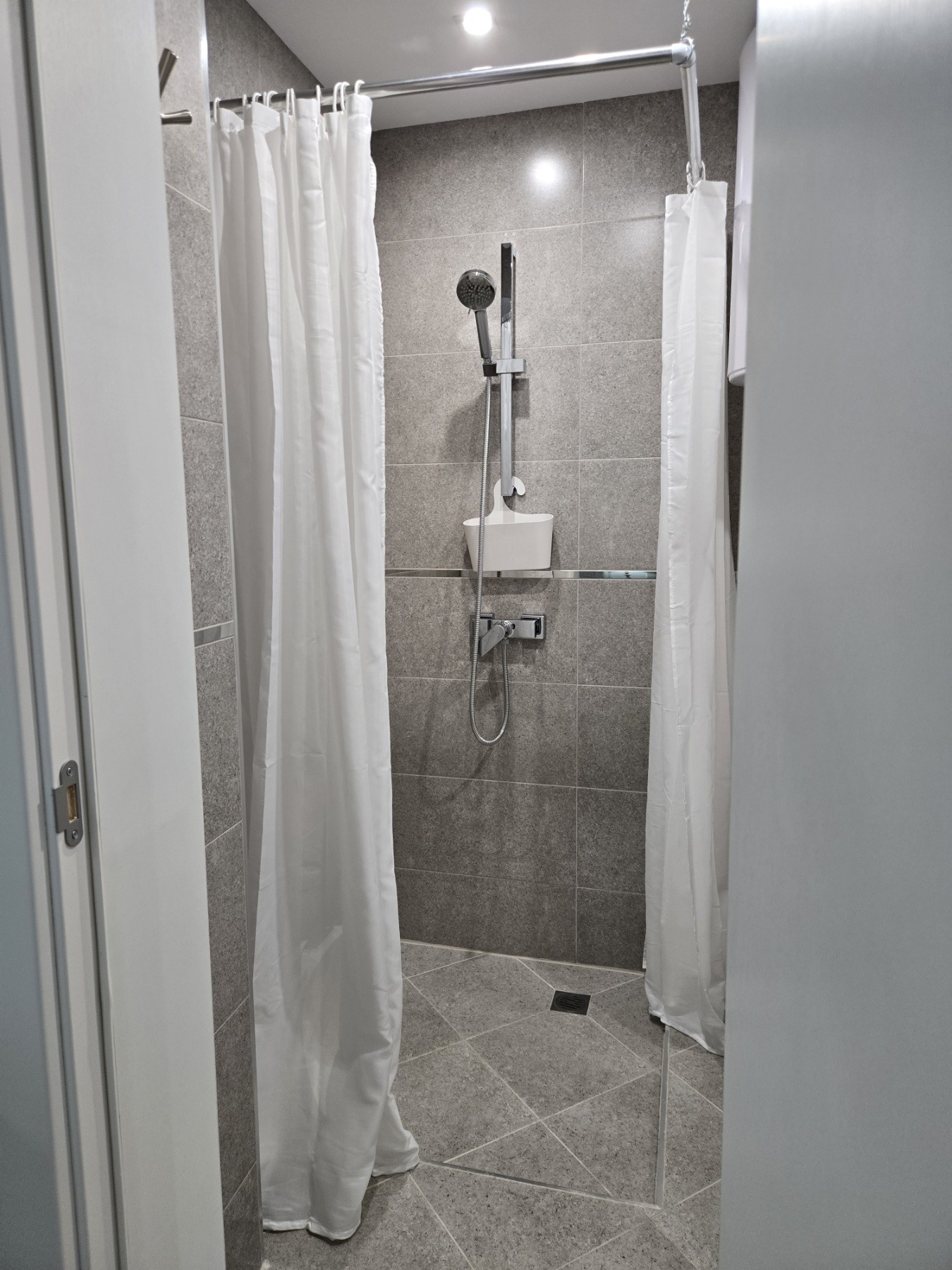 Дава под наем 2-СТАЕН, гр. Варна, Конфуто