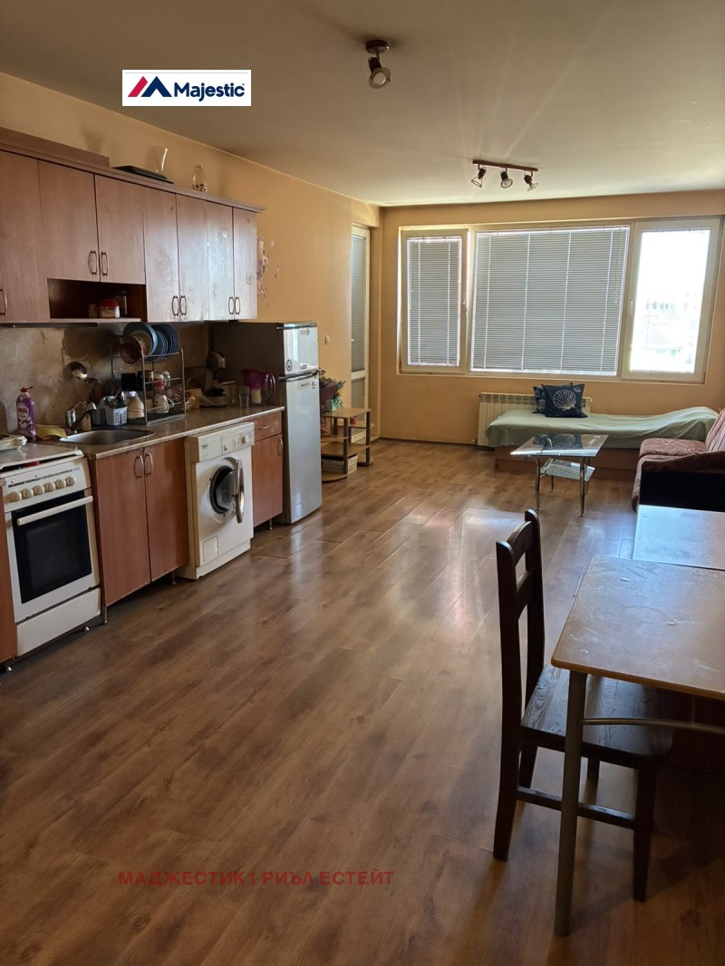 Zu vermieten  1 Schlafzimmer Sofia , Studentski grad , 80 qm | 50813408