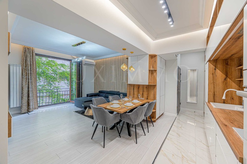 Дава под нем  3-стаен, град София, Център • 1 350 EUR • ID 87030760 — holmes.bg - [1] 