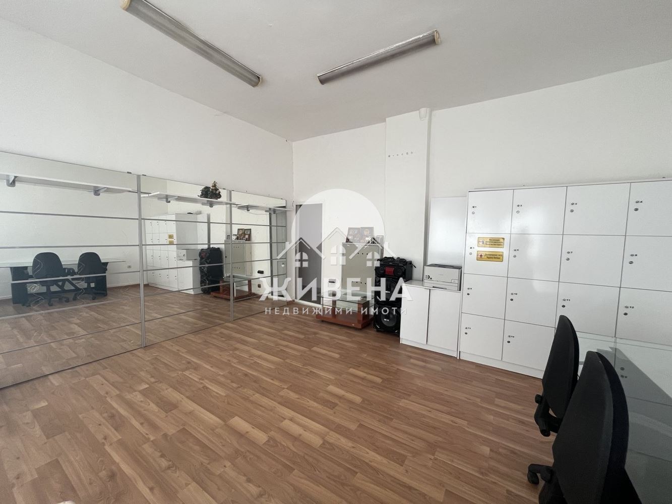 Дава под наем МАГАЗИН, гр. Варна, Център, снимка 2 - Магазини - 54040453