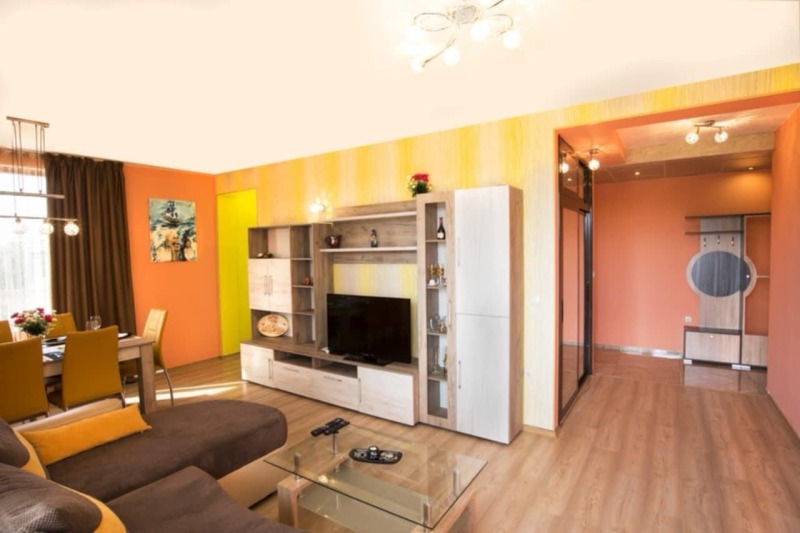Издаје се  2 спаваће собе Софија , Триагалника , 89 м2 | 79918003 - слика [2]