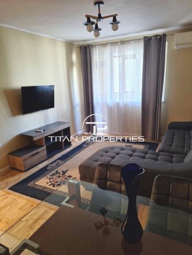 1 Schlafzimmer Ljatno kino Trakija, Warna