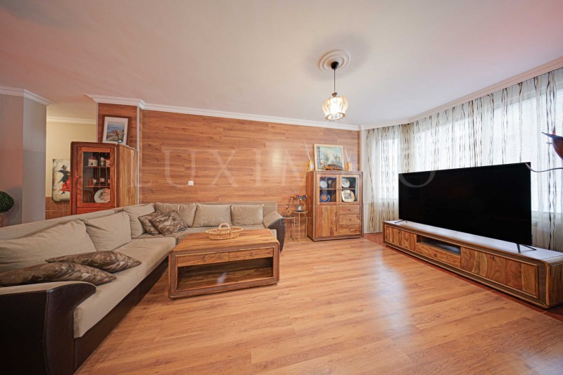 For Rent  2 bedroom Sofia , Tsentar , 110 sq.m | 82973371