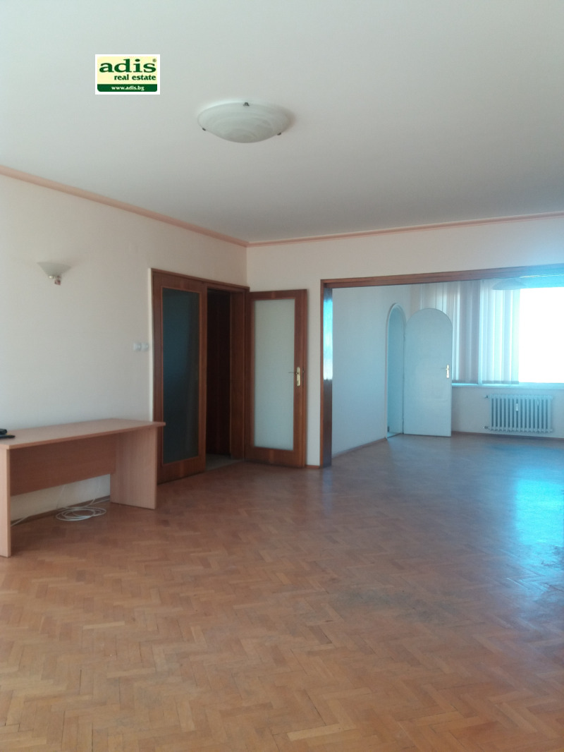 Дава под Наем МНОГОСТАЕН в град София, Гео Милев - 177 кв.м / 1 230 € » 2 405.67 лв., АГЕНЦИЯ ДИПЛОМАТИЧЕСКИ ИМОТИ В СТРАНАТА ЕООД