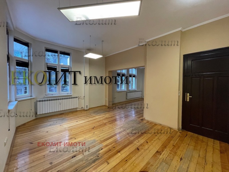 Дава под Наем 4-СТАЕН в град София, Докторски паметник - 132 кв.м / 2 000 € » 3 911.66 лв., ЕКОЛИТ ИМОТИ