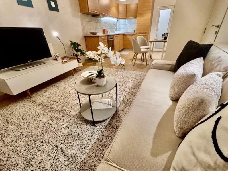 Дава под наем 3-СТАЕН, гр. София, Оборище, снимка 2 - Апартаменти - 53106459