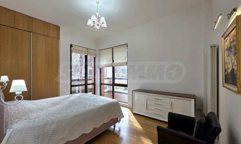 Дава под Наем 3-СТАЕН в град София, Изток - 116 кв.м / 1 800 € » 3 520.49 лв., СУПРИММО - ГЛАВЕН ОФИС