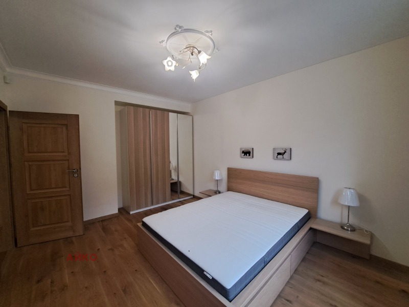 Издаје се  2 спаваће собе Софија , Центар , 110 м2 | 53675031 - слика [17]