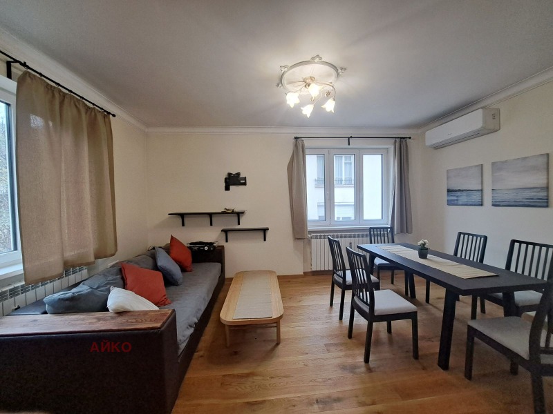 Издаје се  2 спаваће собе Софија , Центар , 110 м2 | 53675031 - слика [15]