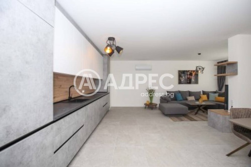 Zu vermieten  2 Schlafzimmer Sofia , Hladilnika , 110 qm | 56698837