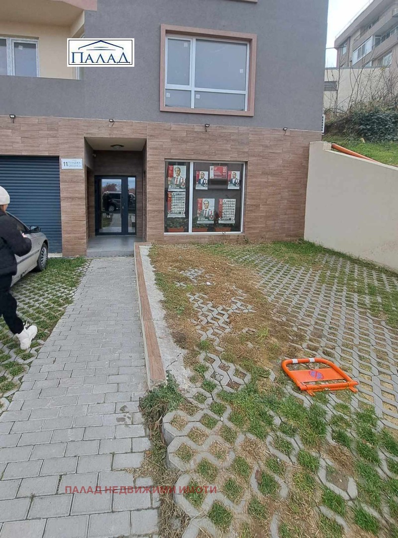 Kiadó  Parkolóhely Varna , Asparuhovo , 15 négyzetméter | 72378343