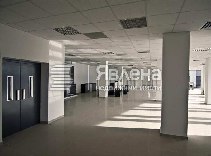 Дава под наем СКЛАД, гр. София, Военна рампа, снимка 2 - Складове - 55807731
