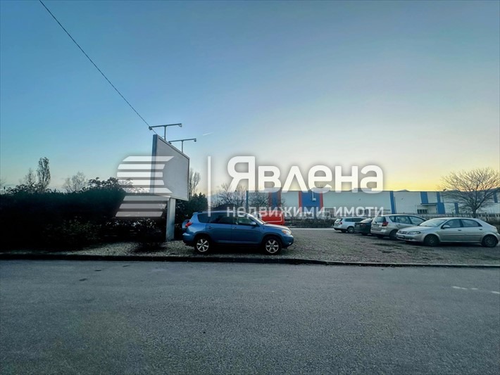 Дава под наем СКЛАД, гр. София, Военна рампа, снимка 12 - Складове - 55807731