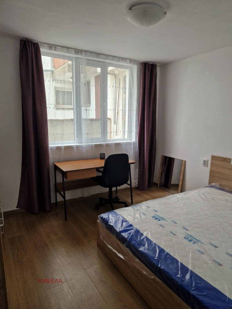 De inchiriat  3 dormitoare Pleven , Șiroc țentâr , 120 mp | 87520901 - imagine [10]