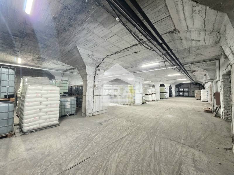 Дава под наем СКЛАД, гр. Русе, Здравец, снимка 2 - Складове - 53593213