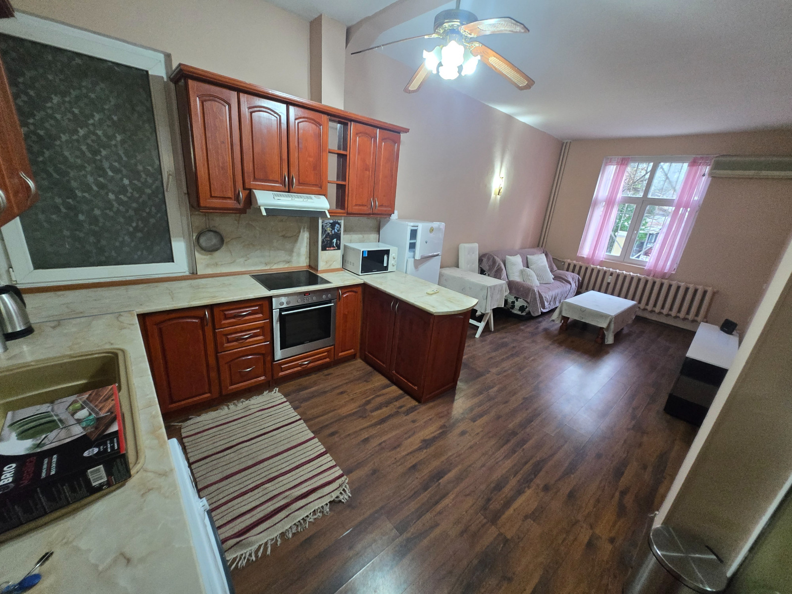 Дава под наем 2-СТАЕН, гр. София, Център