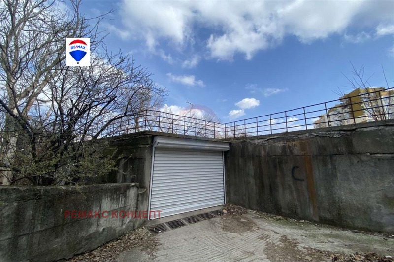 Дава под Наем ГАРАЖ, ПАРКОМЯСТО в град Шумен, Пазара - 16 кв.м / 76.69 € » 150 лв., РЕМАКС КОНЦЕПТ