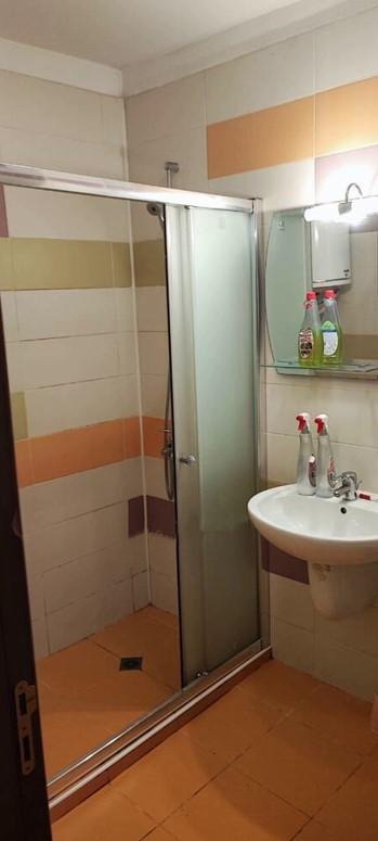 Издаје се  1 спаваћа соба Софија , Центар , 65 м2 | 44733780 - слика [6]