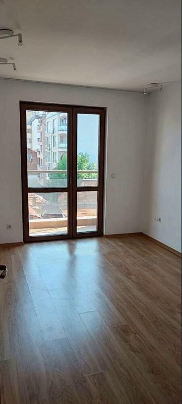 Издаје се  1 спаваћа соба Софија , Центар , 65 м2 | 44733780 - слика [3]