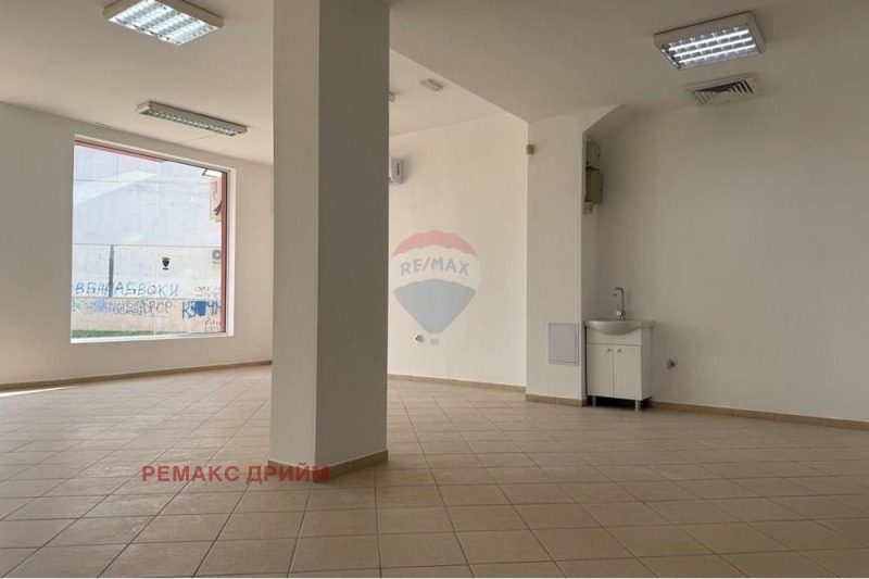 Дава под наем МАГАЗИН, гр. Варна, Владислав Варненчик 1, снимка 2 - Магазини - 53173787