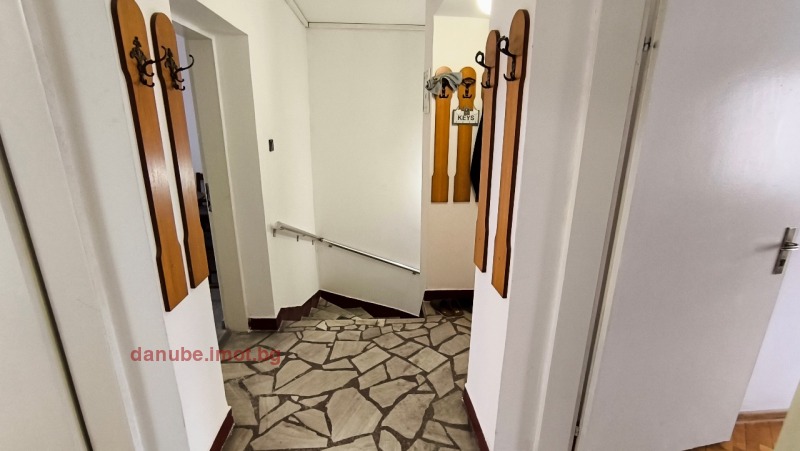 Издаје се  2 спаваће собе Русе , Центар , 80 м2 | 25421370 - слика [15]