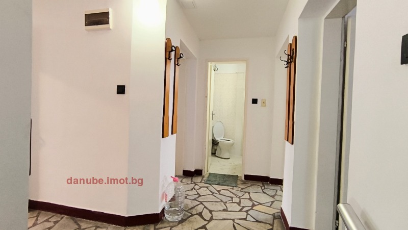 Издаје се  2 спаваће собе Русе , Центар , 80 м2 | 25421370 - слика [12]