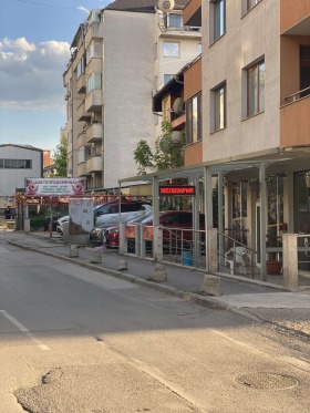 Negozio Mladost 2, Sofia 3