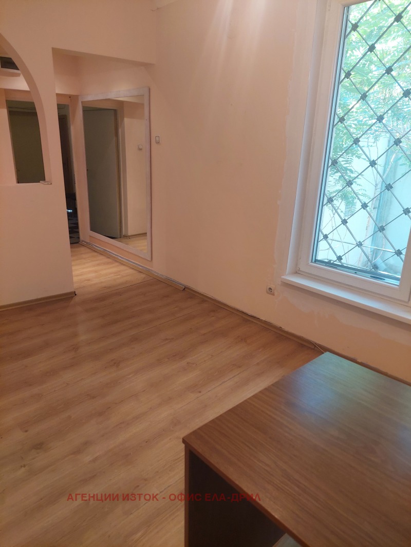 Te huur  Kantoor Sofia , Tsentar , 25 m² | 61863107 - afbeelding [2]