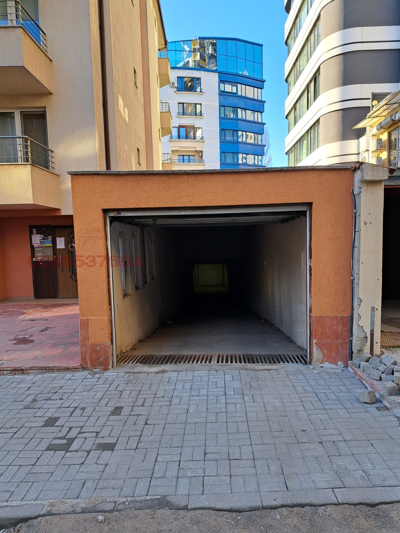 Para alugar  Garagem Sofia , Lozenec , 19 m² | 70103317