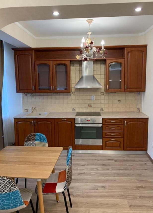 Издаје се  1 спаваћа соба Пловдив , Центар , 60 м2 | 44404849