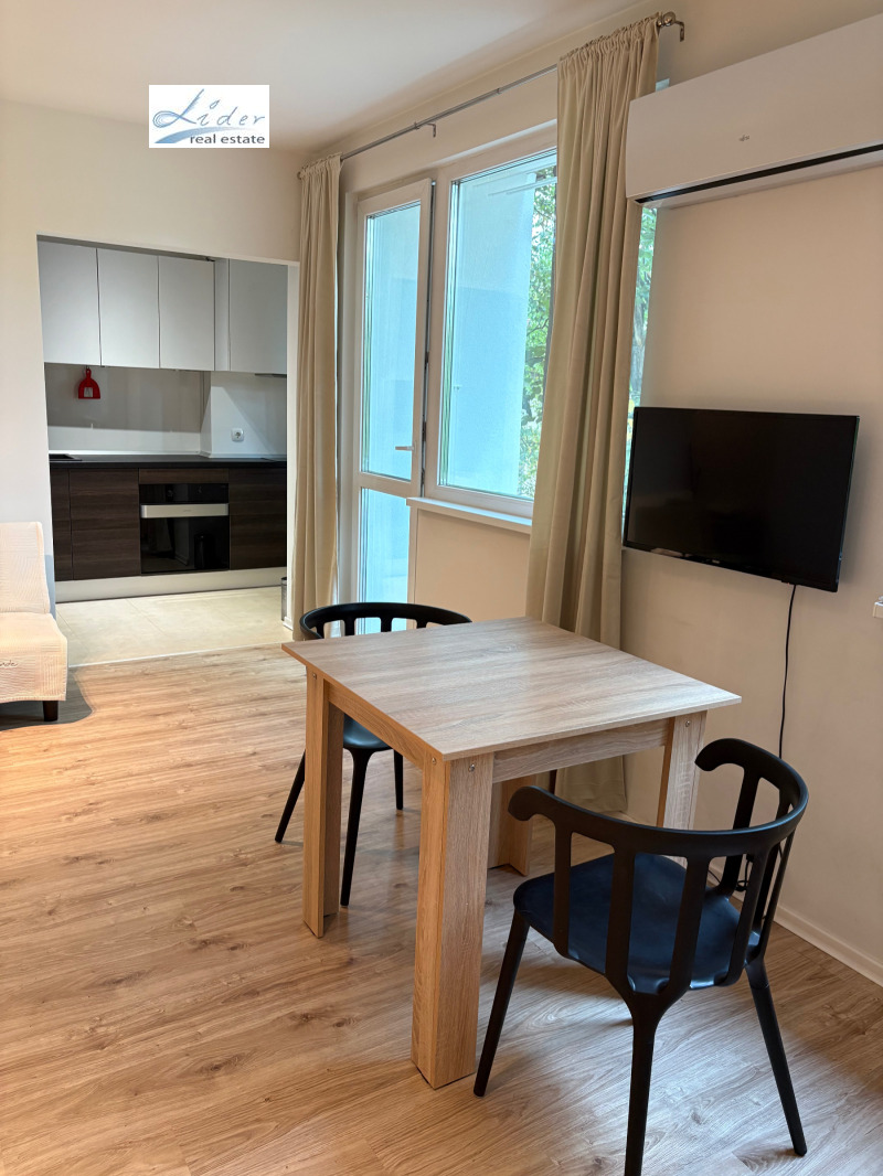 Do wynajęcia  Studio Sofia , Zapaden park , 36 mkw | 92124363 - obraz [2]