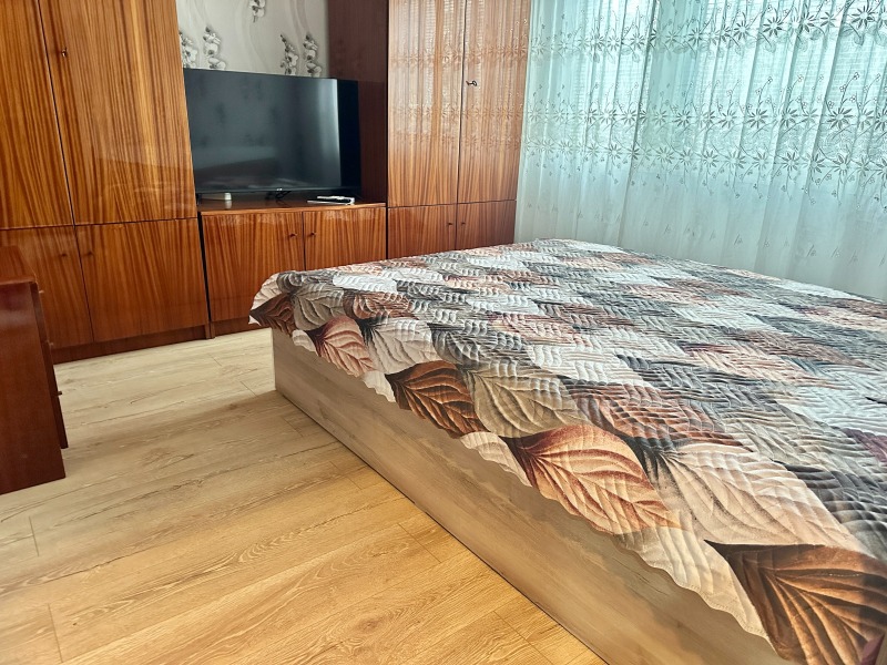 Дава под Наем 3-СТАЕН в град Варна, Цветен квартал - 79 кв.м / 550 € » 1 075.71 лв., ЕРА ПРАЙМ