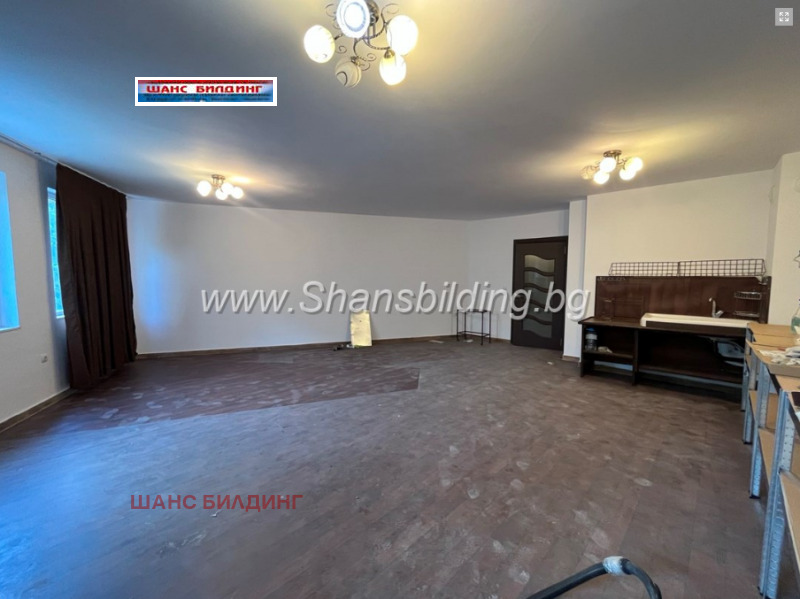 Дава под наем 3-СТАЕН, гр. Пловдив, Център