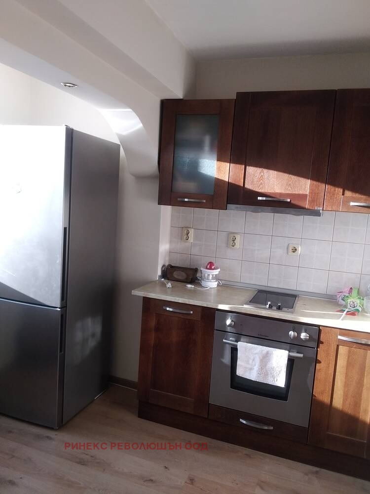 Te huur  Studio Burgas , Slavejkov , 43 m² | 97546650