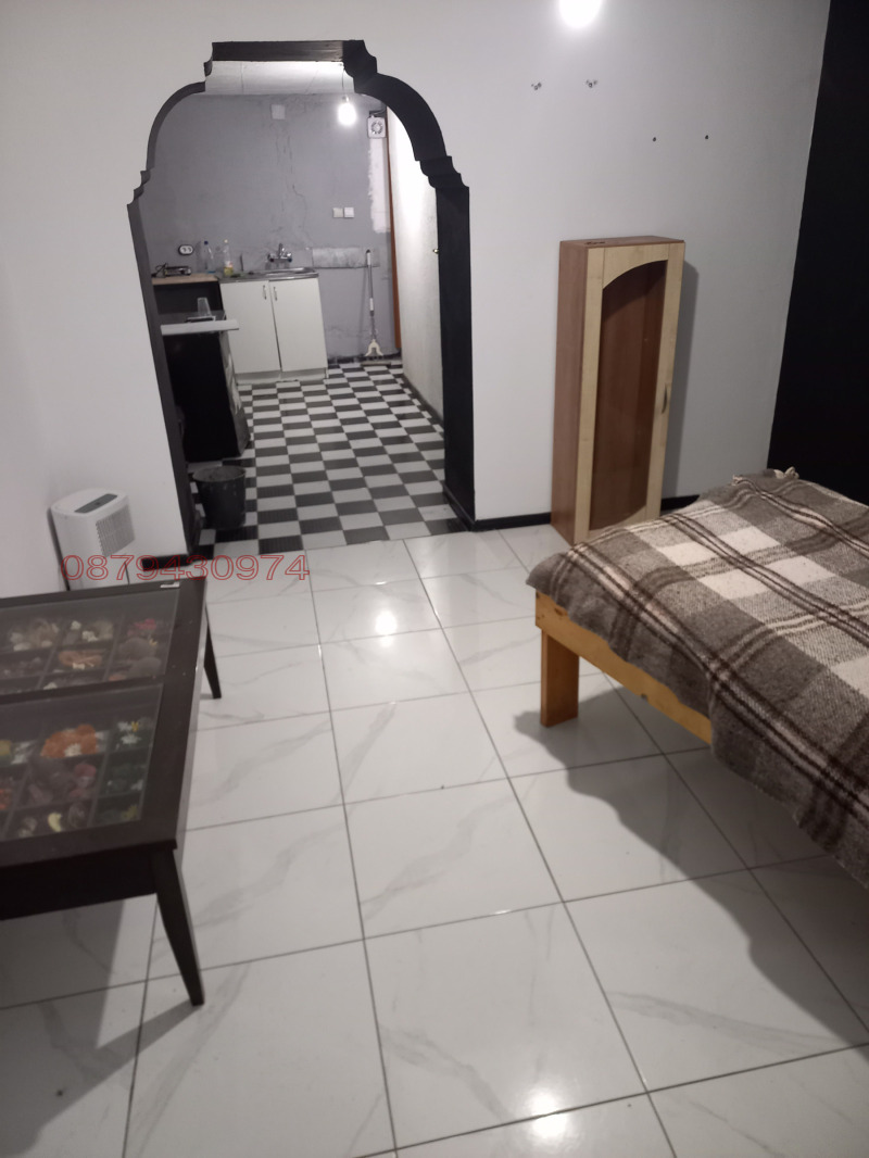 Дава под наем 2-СТАЕН, гр. Варна, Колхозен пазар