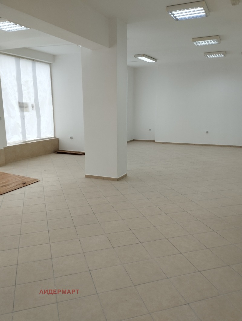 Дава под Наем СКЛАД в град Варна, Владислав Варненчик 1 - 125 кв.м / 1 200 € » 2 347.00 лв., ЛИДЕРМАРТ