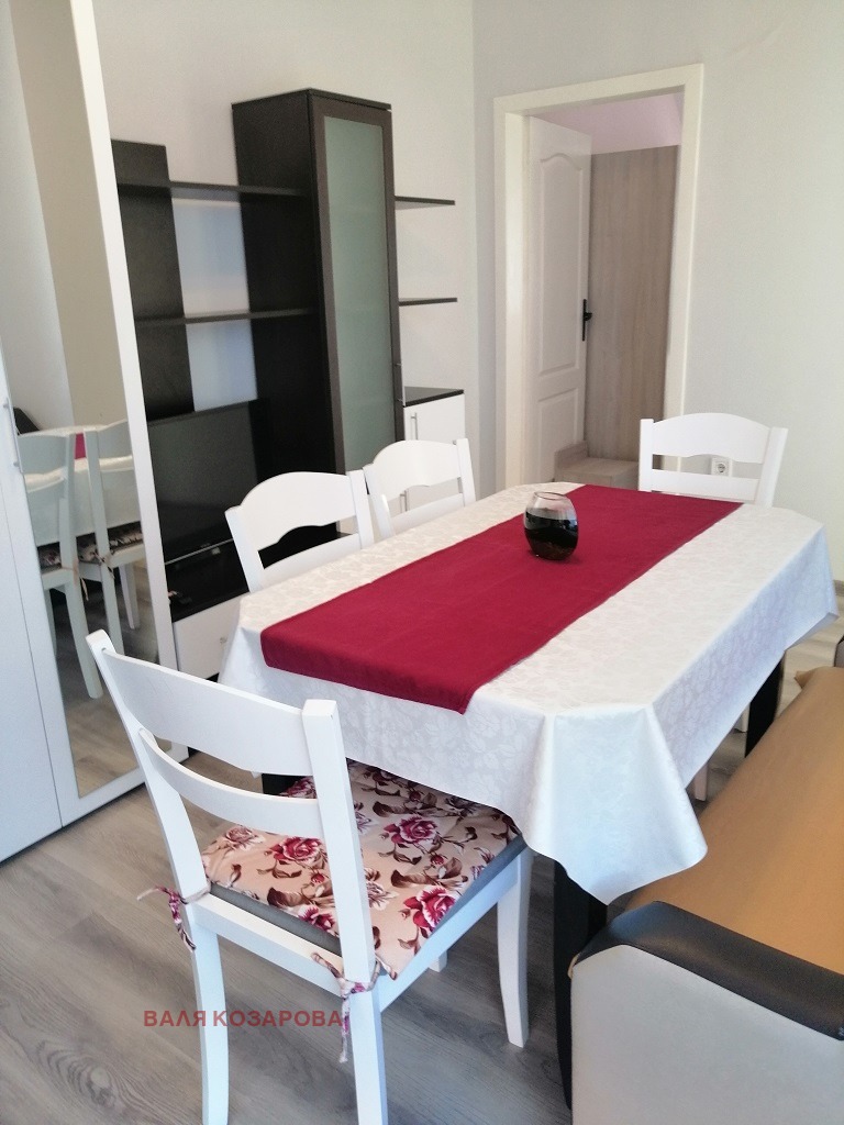 Издаје се  1 спаваћа соба Плевен , Широк центар , 68 м2 | 89932154 - слика [3]