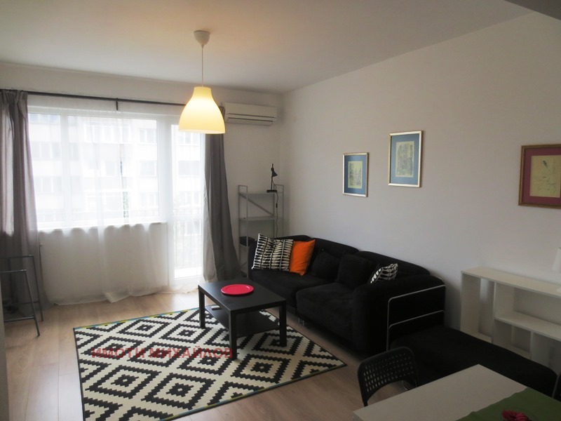 Дава под наем 2-СТАЕН, гр. София, Докторски паметник