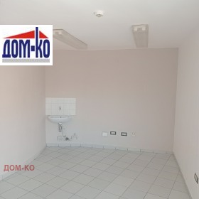 Дава под наем офис град Пазарджик Идеален център - [1] 