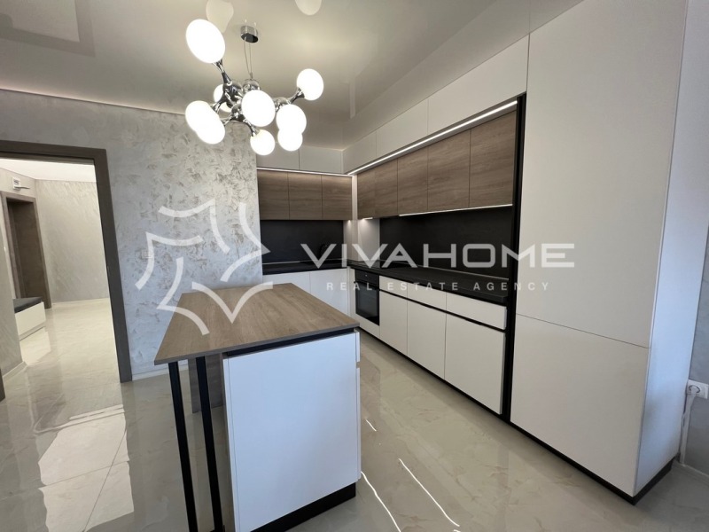 Дава под нем  3-стаен, град Варна, Гранд Мол •  850 € • ID 67163066 — holmes.bg - [1] 