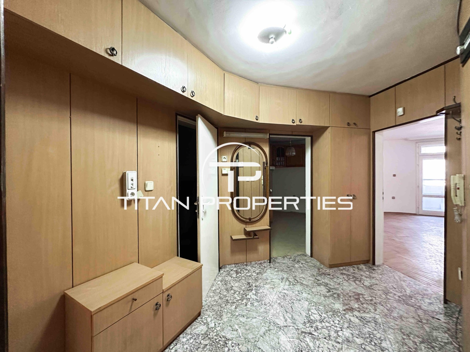 Дава под наем 3-СТАЕН, гр. Бургас, Център, снимка 4 - Апартаменти - 51902541