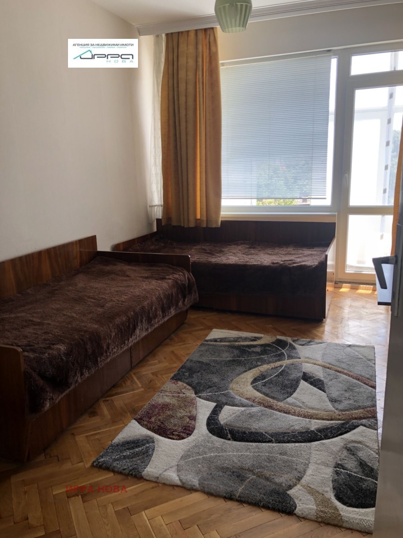 Zu vermieten  3 Schlafzimmer Sofia , Belite brezi , 104 qm | 36491481 - Bild [5]