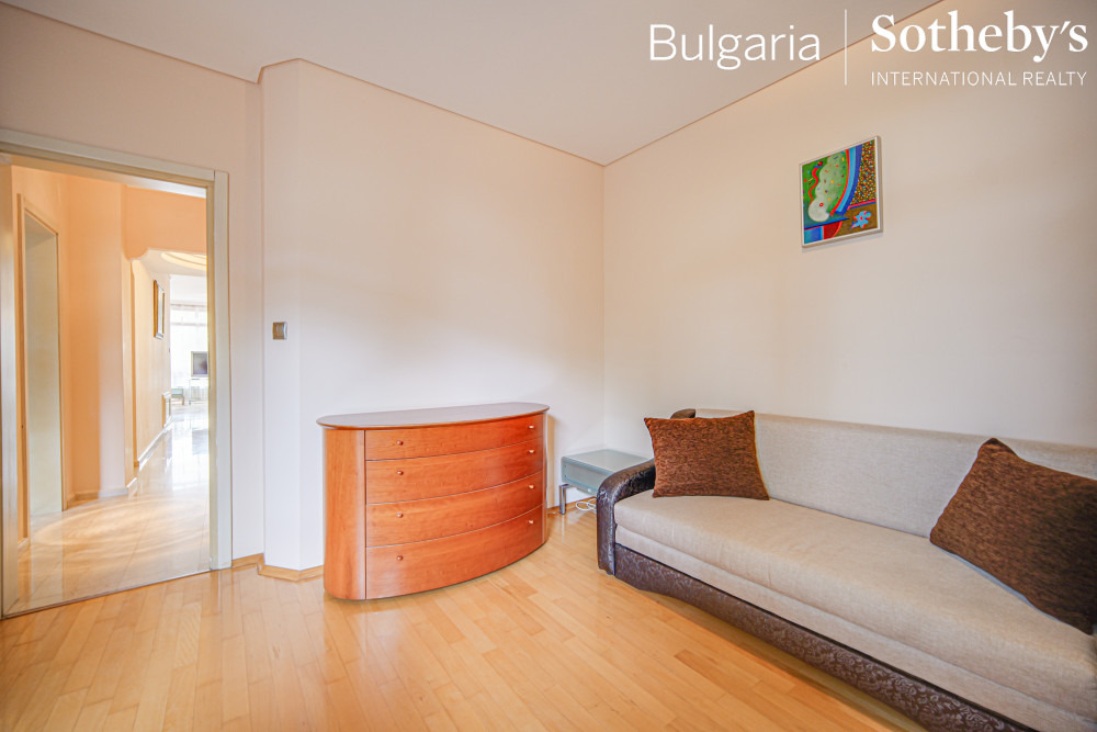 Дава под наем 4-СТАЕН, гр. София, Лозенец, снимка 15 - Апартаменти - 52732324