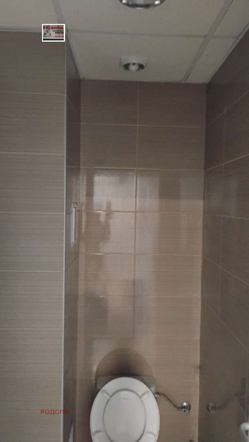 Дава под наем МАГАЗИН, гр. Пловдив, Христо Смирненски, снимка 5 - Магазини - 53592529