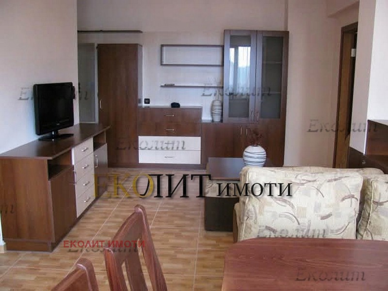 Zu vermieten  1 Schlafzimmer Sofia , Reduta , 72 qm | 96467501