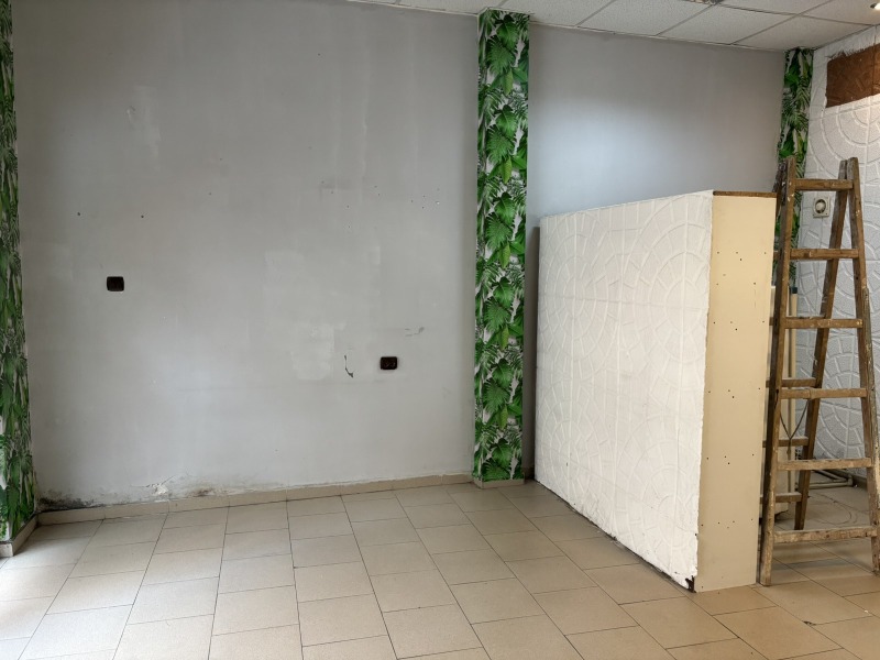 De inchiriat  Magazin Burgas , Țentâr , 20 mp | 59681803 - imagine [2]