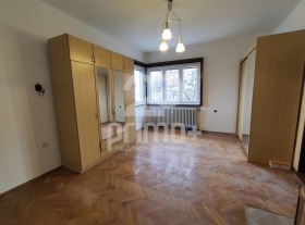 3+ slaapkamer Tsentar, Sofia 2