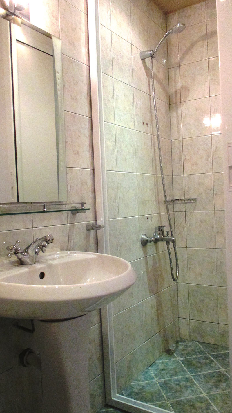 Издаје се  1 спаваћа соба Софија , Света Троица , 60 м2 | 39213882 - слика [14]