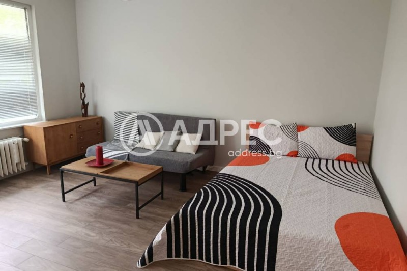Дава под нем  2-стаен, град София, Изток •  700 € • ID 82458216 — holmes.bg - [1] 