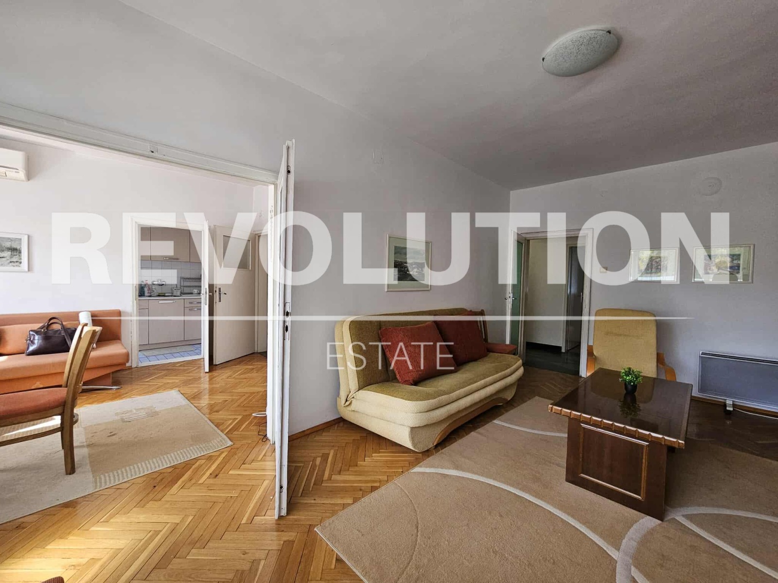 Дава под наем 4-СТАЕН, гр. Варна, Център